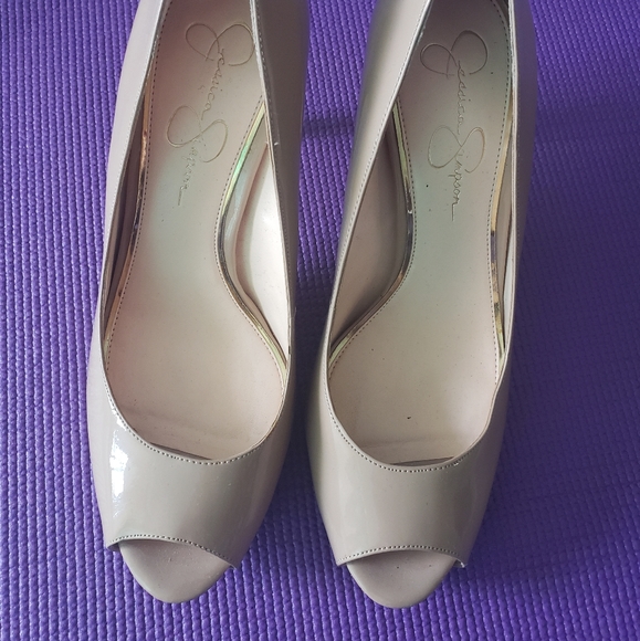 Jessica Simpson nude heels - Picture 1 of 4